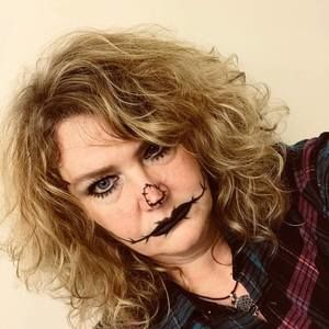 Meet your Posher, Kari